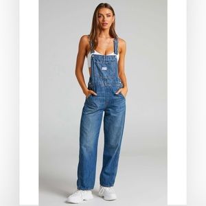Levi’s vintage inspired overalls on hiatus size XS